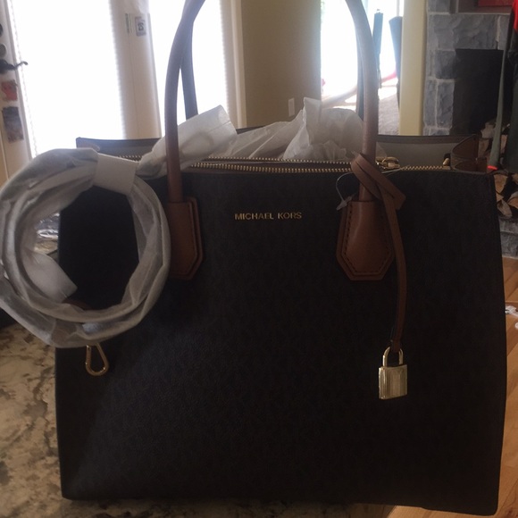 Brand new Michael Kors Handbag - Picture 2 of 8